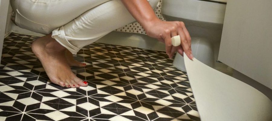 vinyl-floor-mat-via-smallspaces.about.com-56f5c32f3df78c78418a1a10